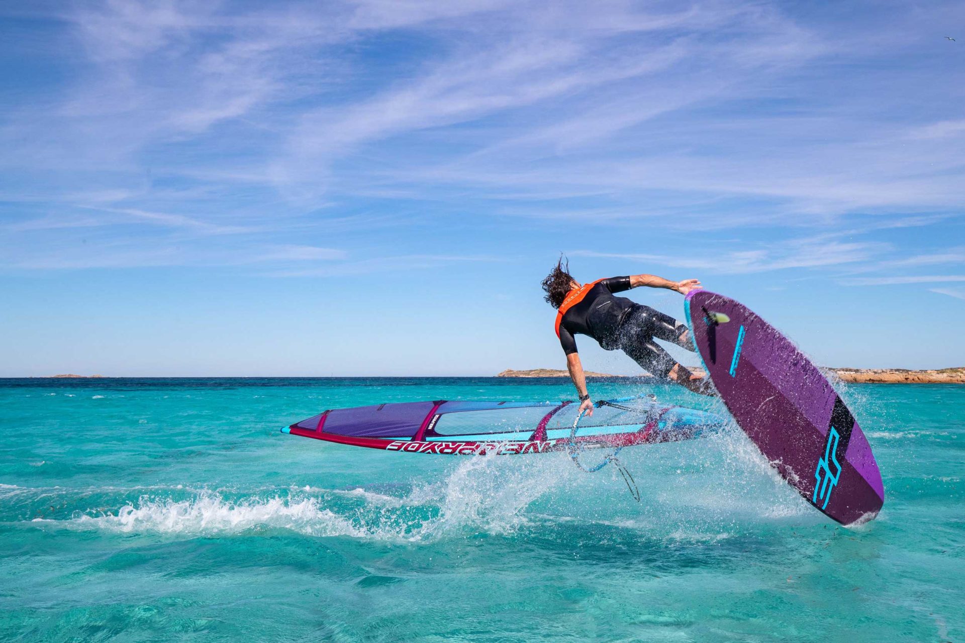 freestyle plovak na windsurfing obrazek jp australia 2020 windsurfing karlin
